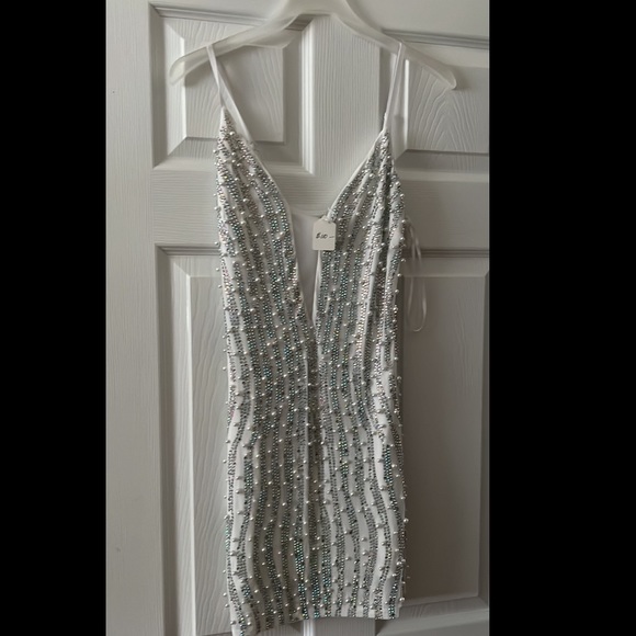 Beaded white mini dress! - Picture 1 of 3